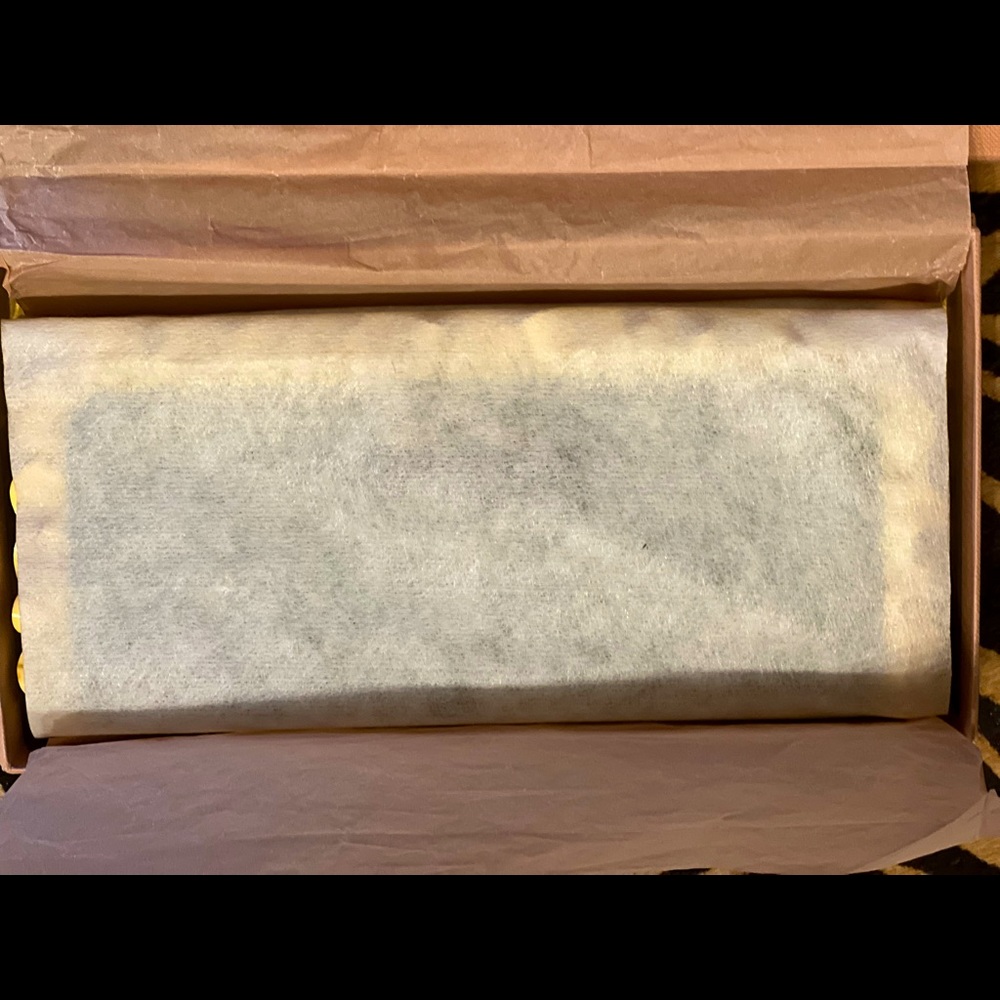 Miu Miu Authentic Wallet With Ribbon Frill. Preci… - image 6